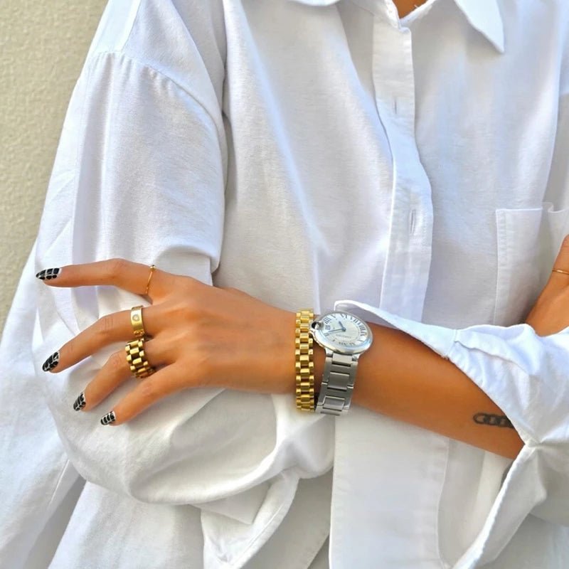 Wide Minimalist Link Beauty Ring Plated in 18k Gold