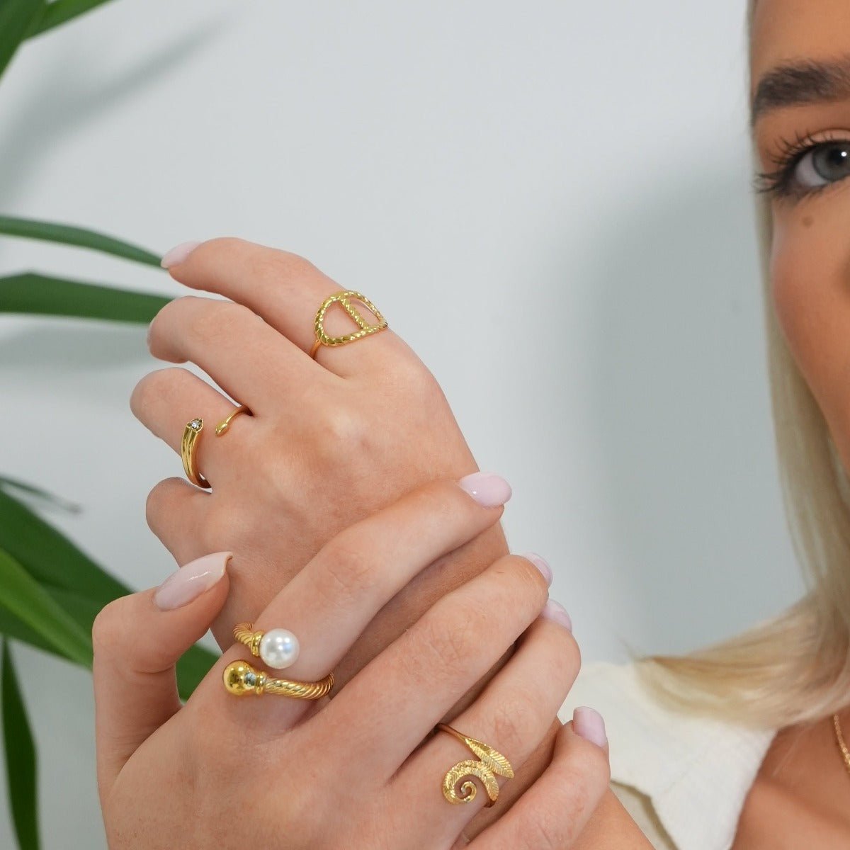 Arrow Ring Plated in 18k Gold