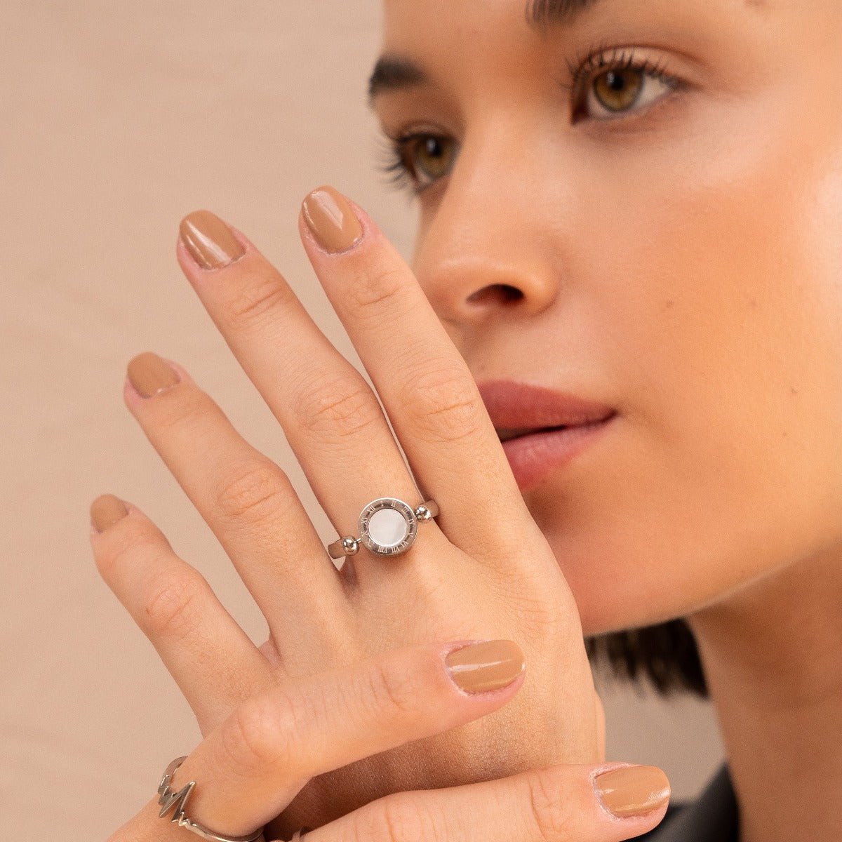 Rotating Roman Numeral Ring - Silver