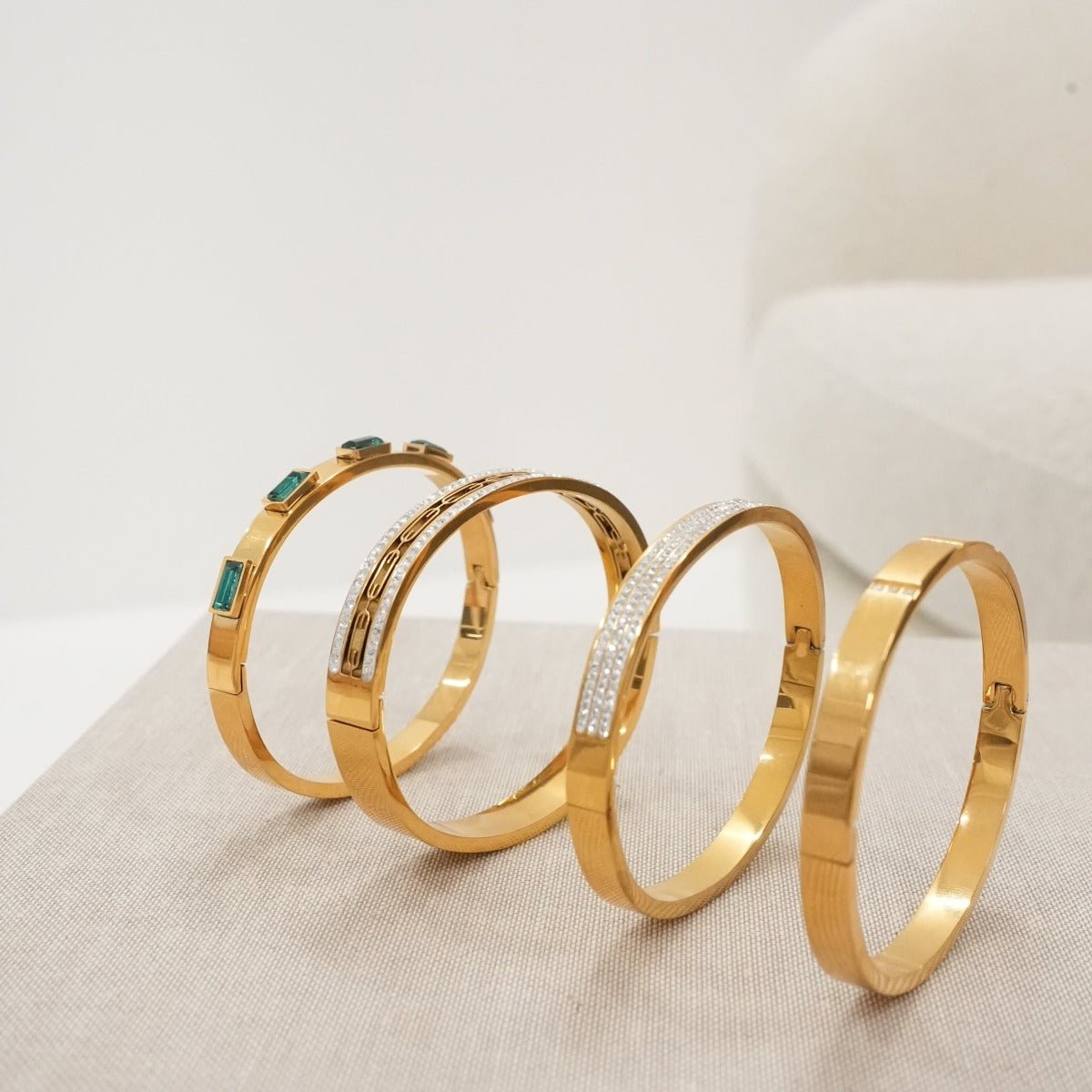 Ivy Bracelet with Stone Crystals Plated in 18k Gold