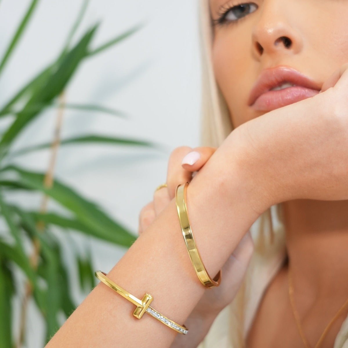 T-Bar Elegance Bracelet Plated in 18k Gold
