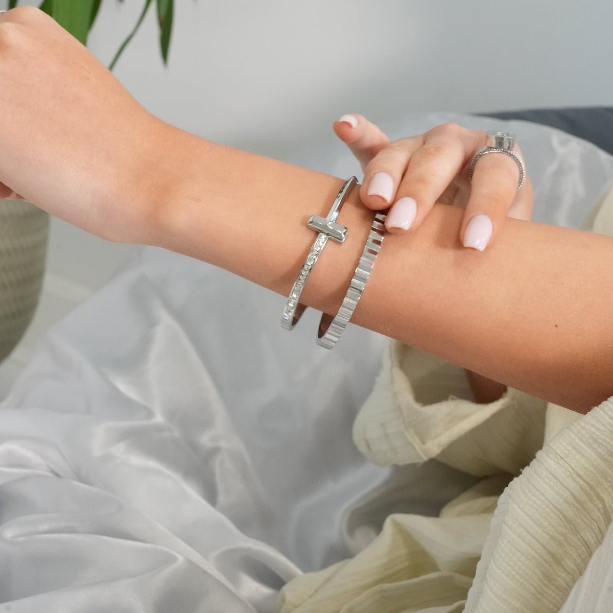 T-Bar Elegance Bracelet - Silver