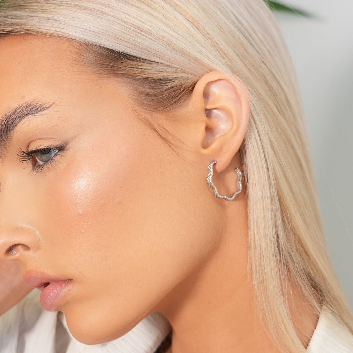 Wavy Texture Hoop Earring - Silver