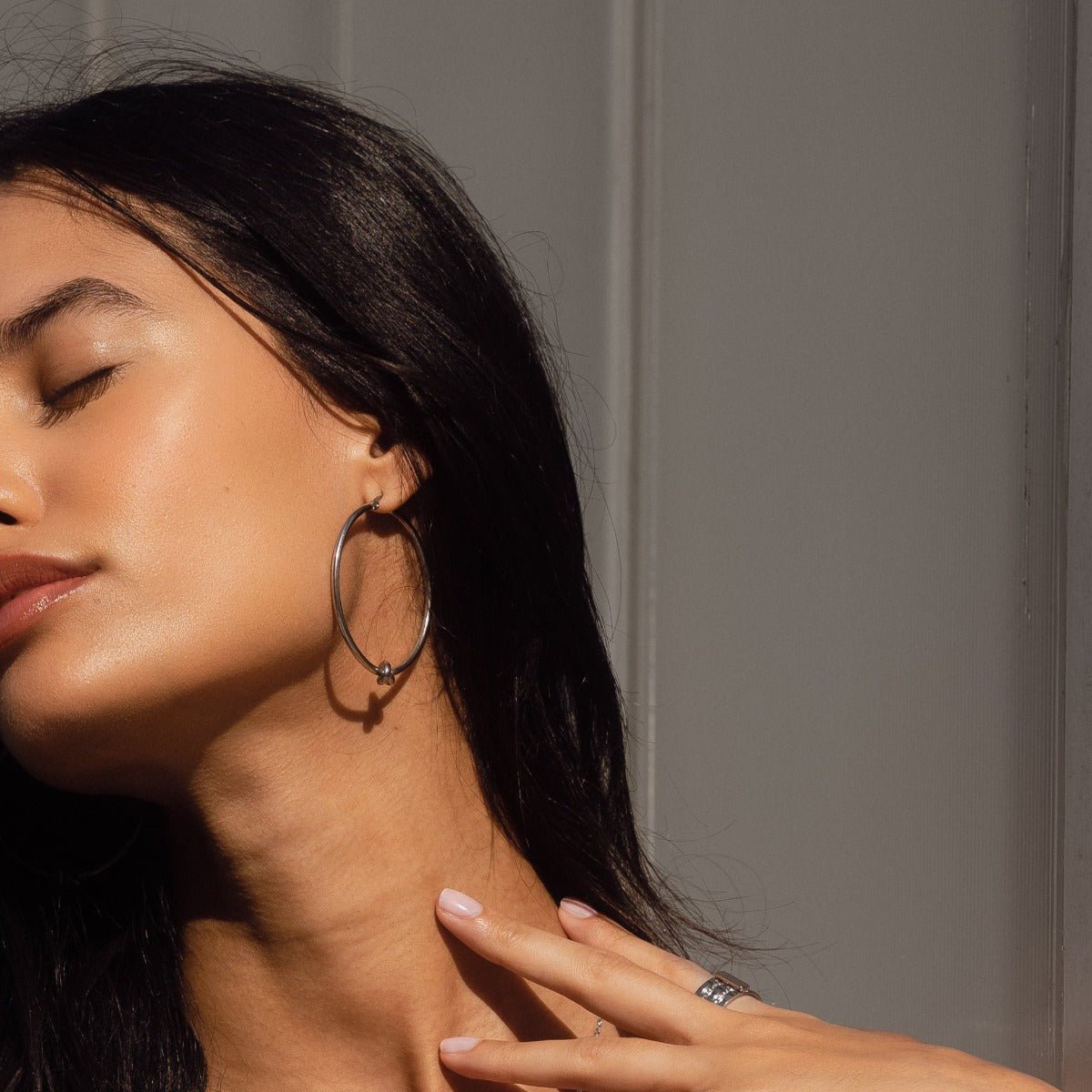 Central Knot Hoop Earring - Silver