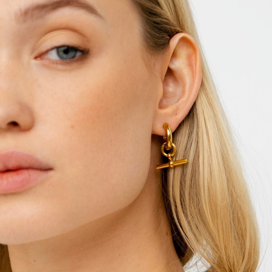 T-Bar Earrings Plated in 18k Gold