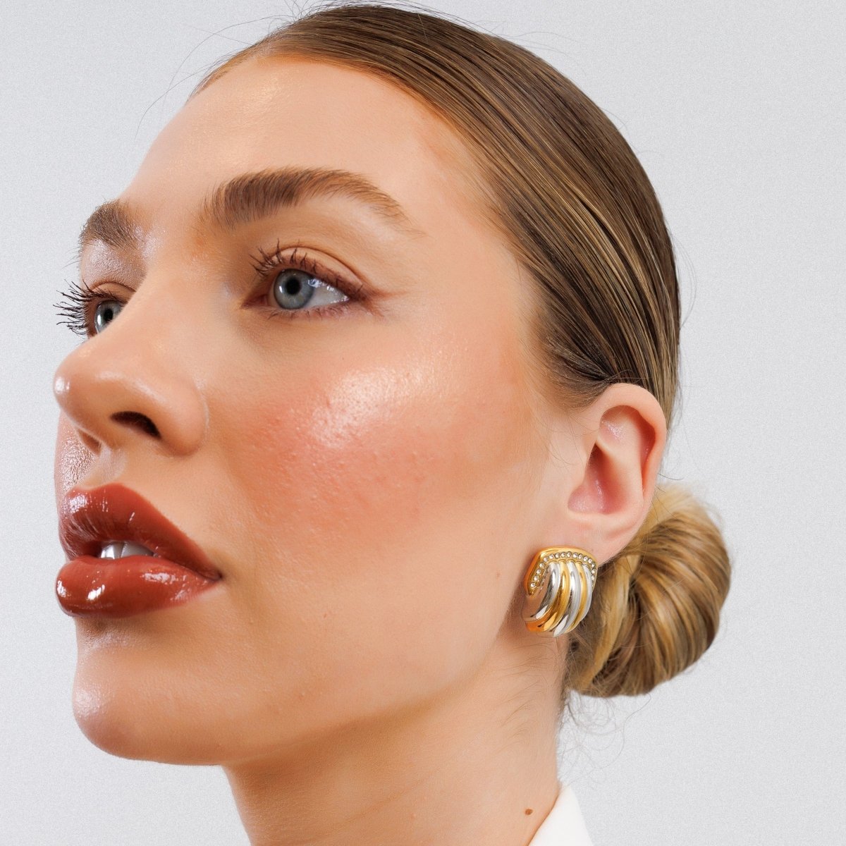 Boucles d'oreilles en forme de dôme de cristal avec plaquage or et argent mixte