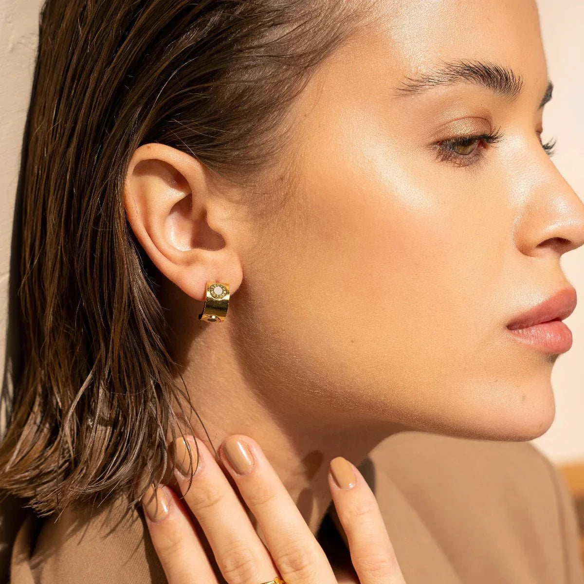 Rotating Earring Roman Numerals Plated in 18K Gold