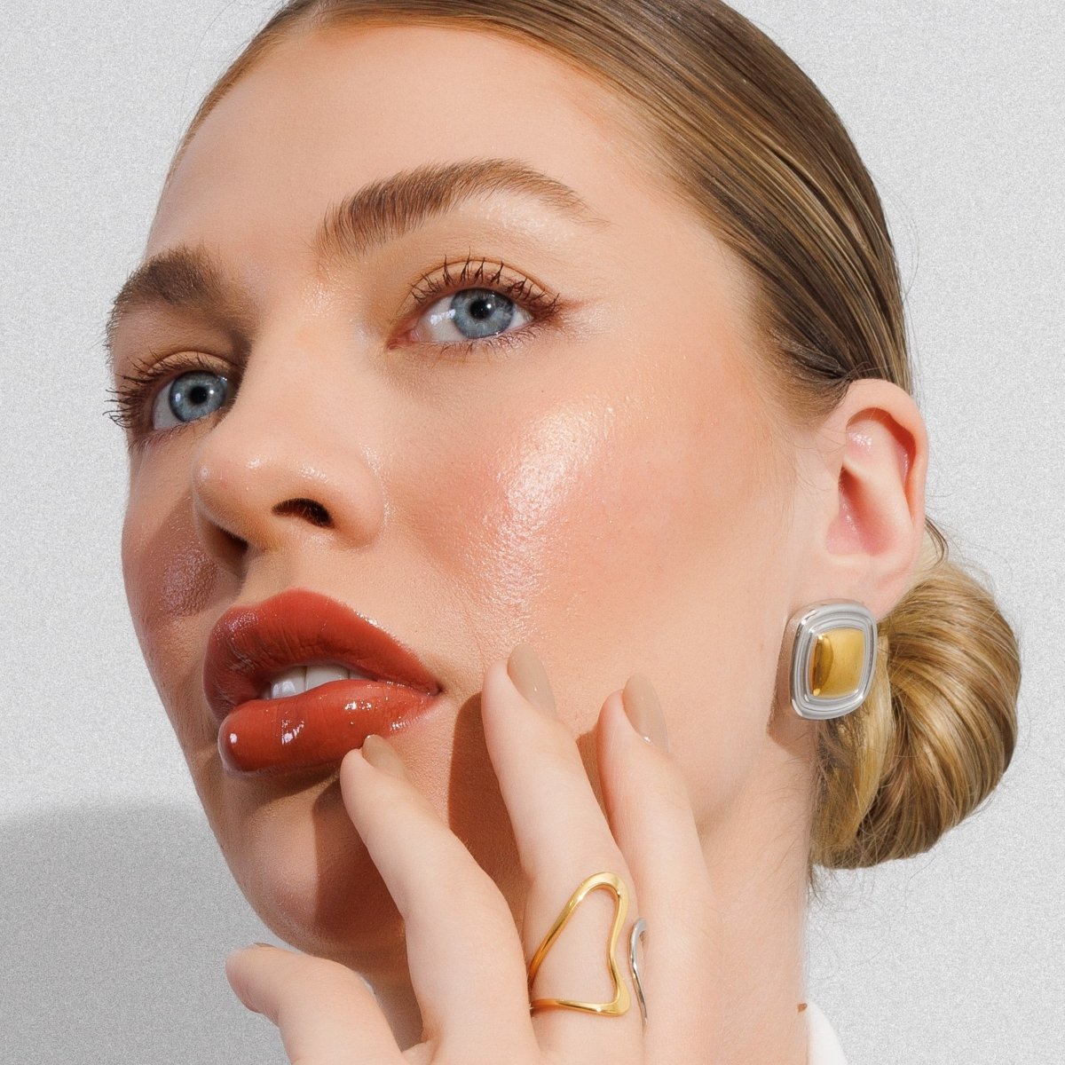 Square Lumière Earrings with Mixed Gold and Silver Plating