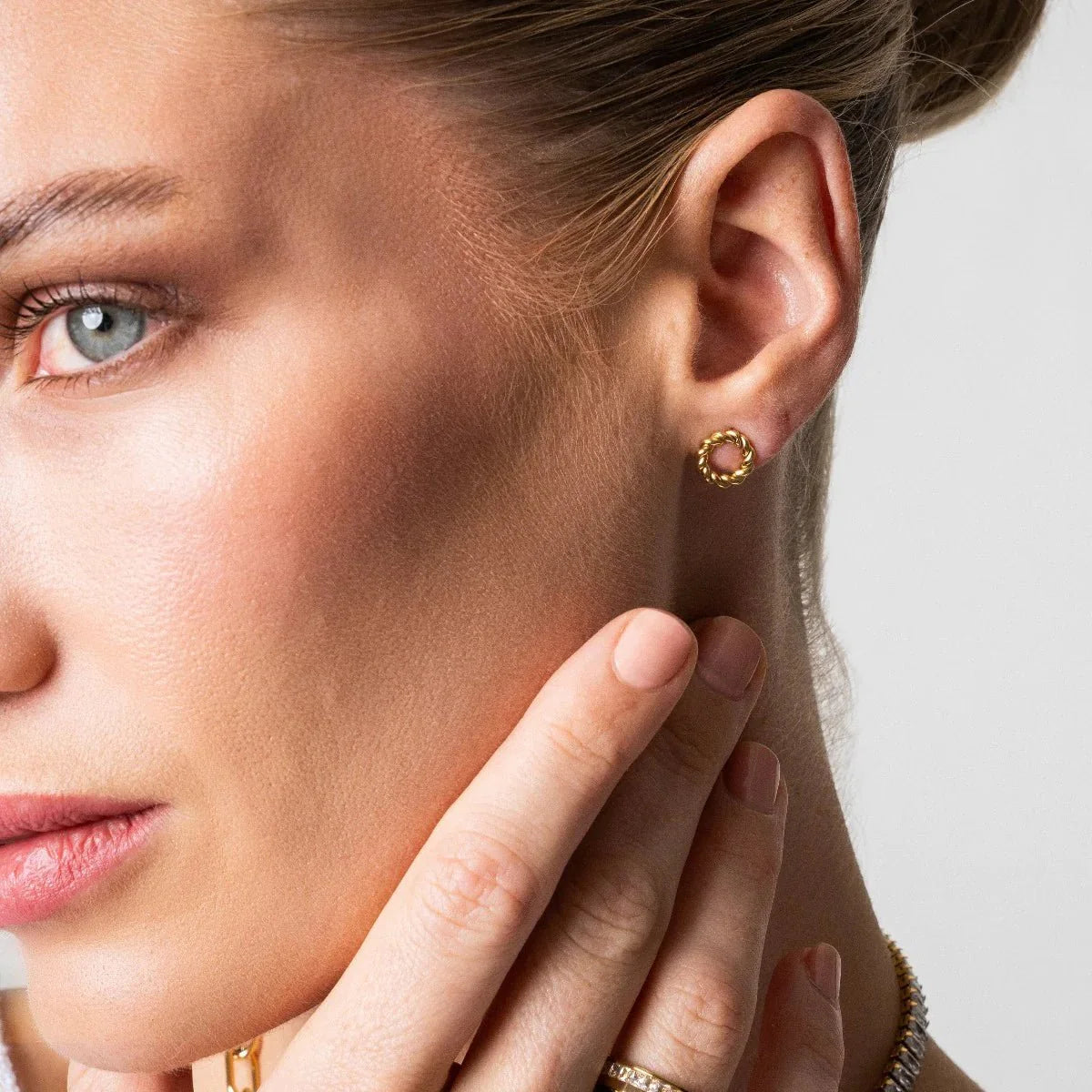 Twist Earring Plated in 18k Gold