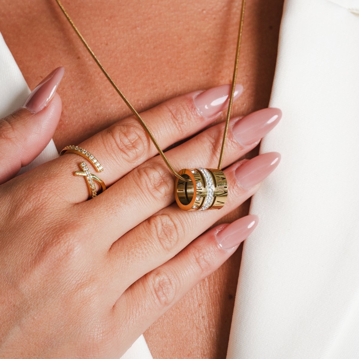 Triple Ring Necklace with Roman Numerals Plated in 18k Gold