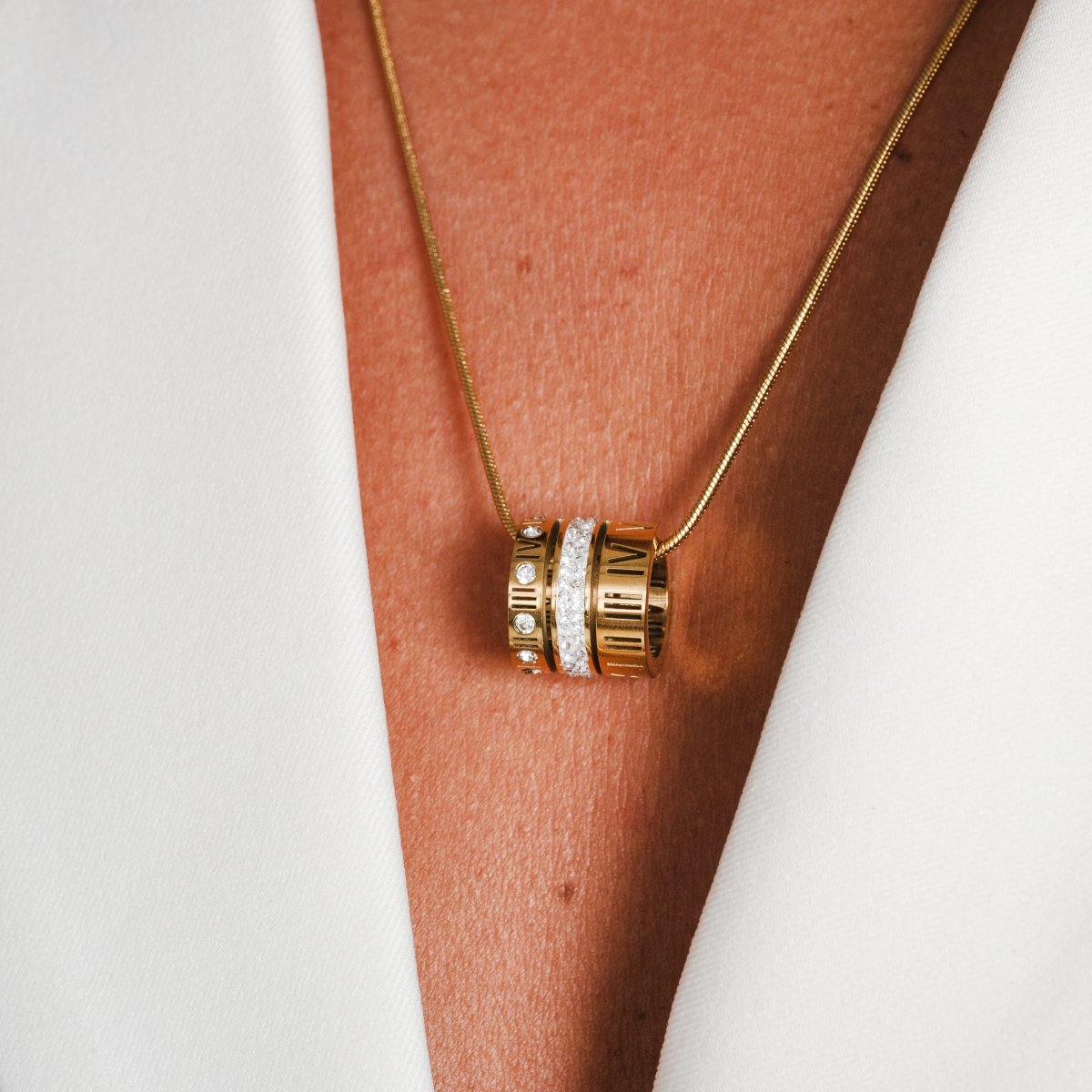 Triple Ring Necklace with Roman Numerals Plated in 18k Gold