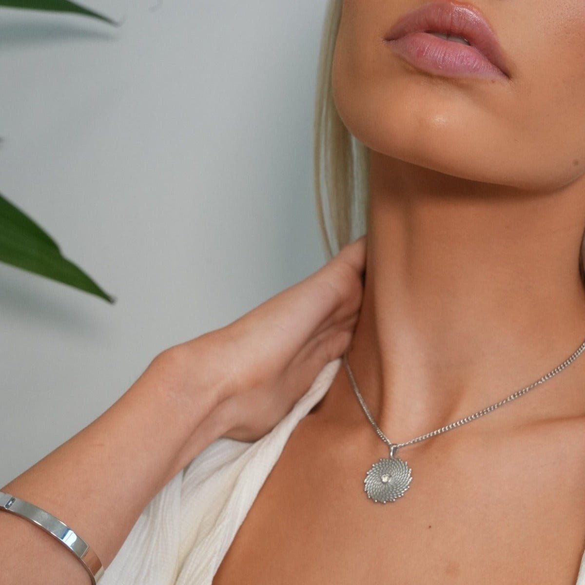 Glow Necklace - Silver