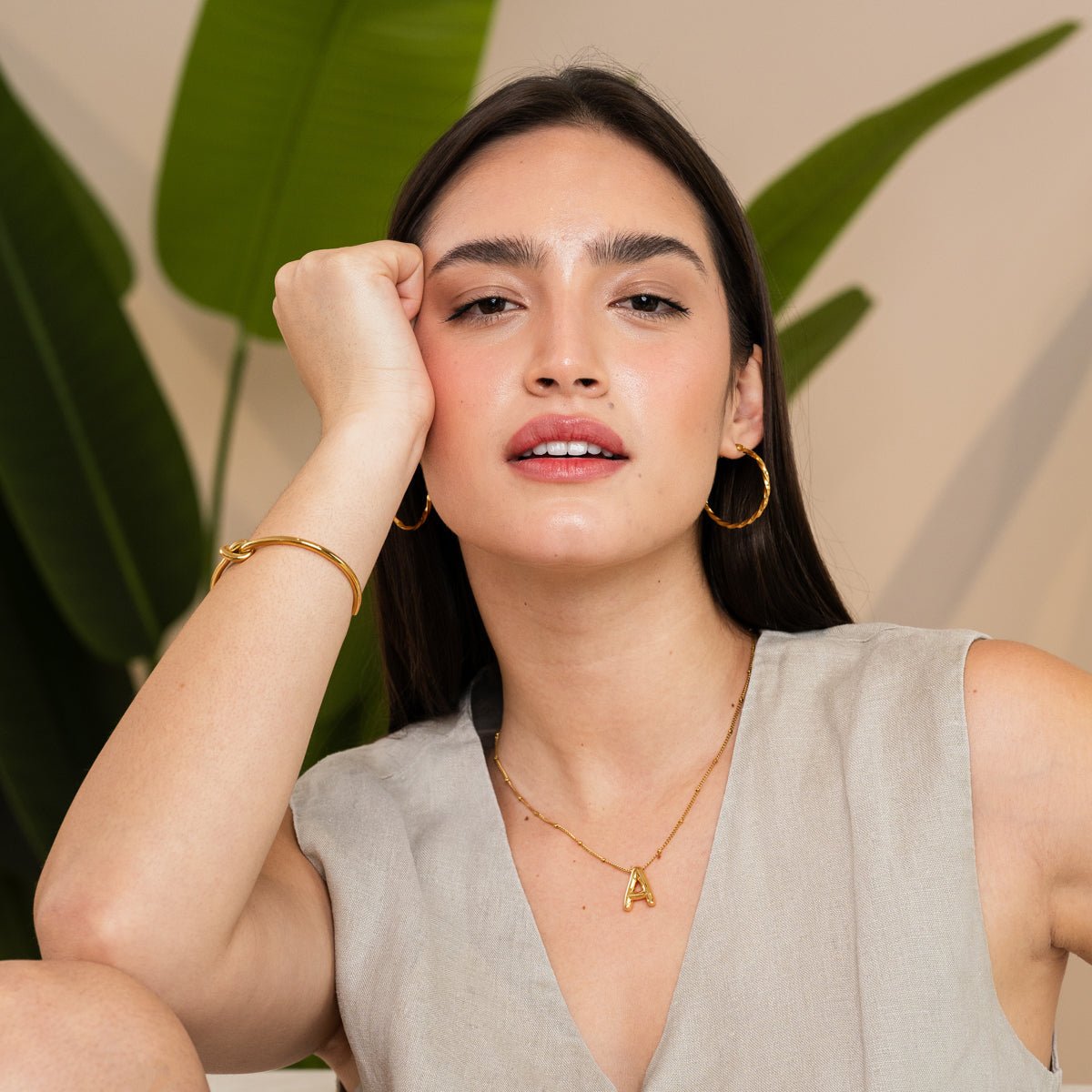 Collier avec initiale en gras plaqué or 18 carats