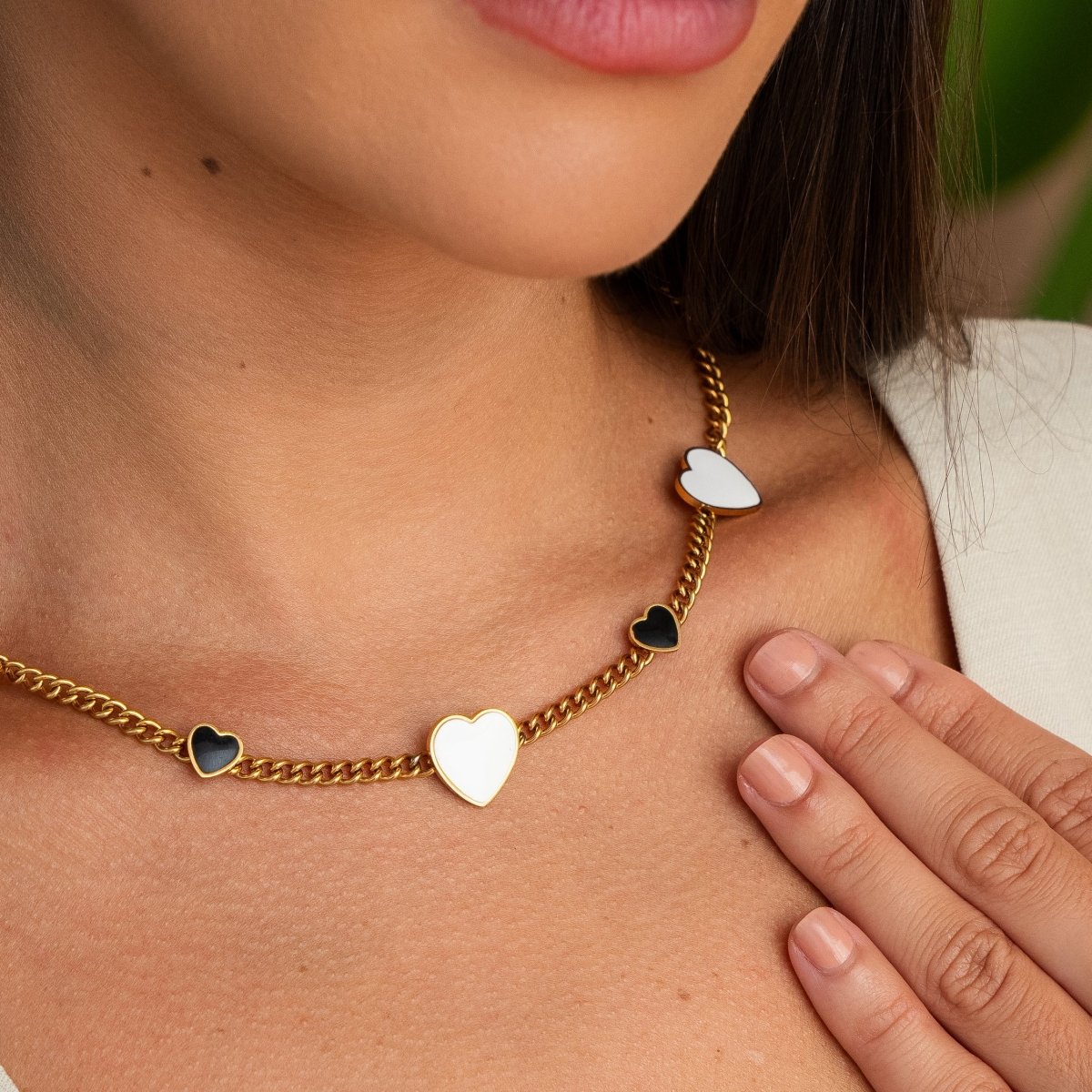 Love Glow Monochromatic Necklace Plated in 18K Gold