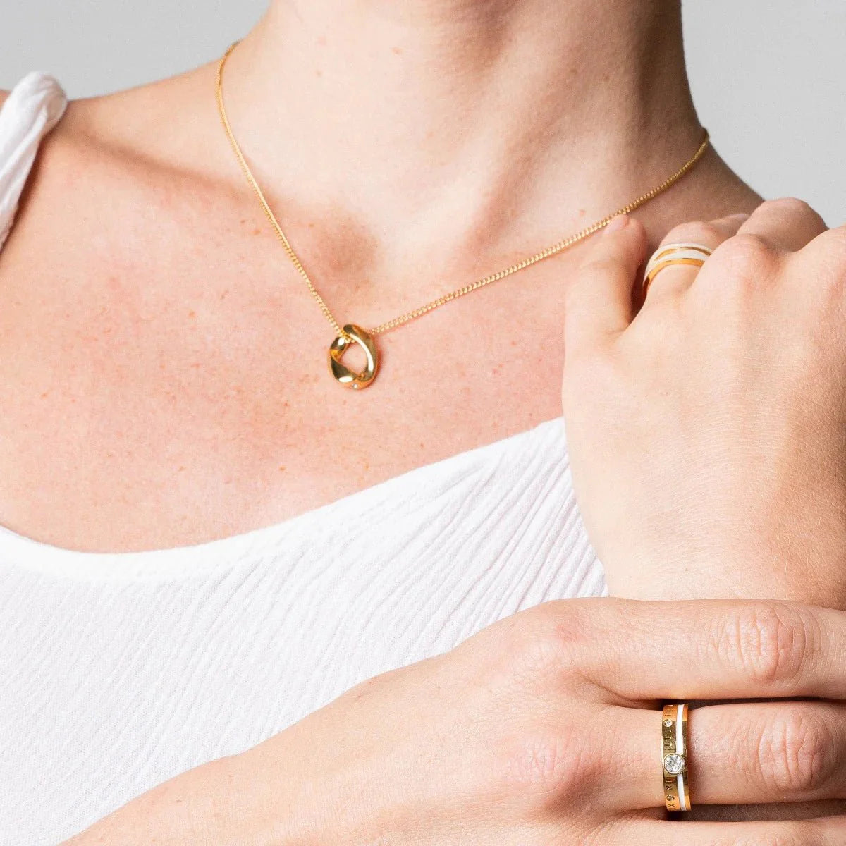 Link Pendant Necklace Plated in 18k Gold