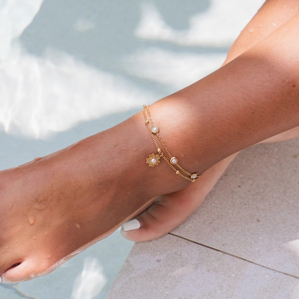 Double Floral Pearl Anklet Plated in 18K Gold