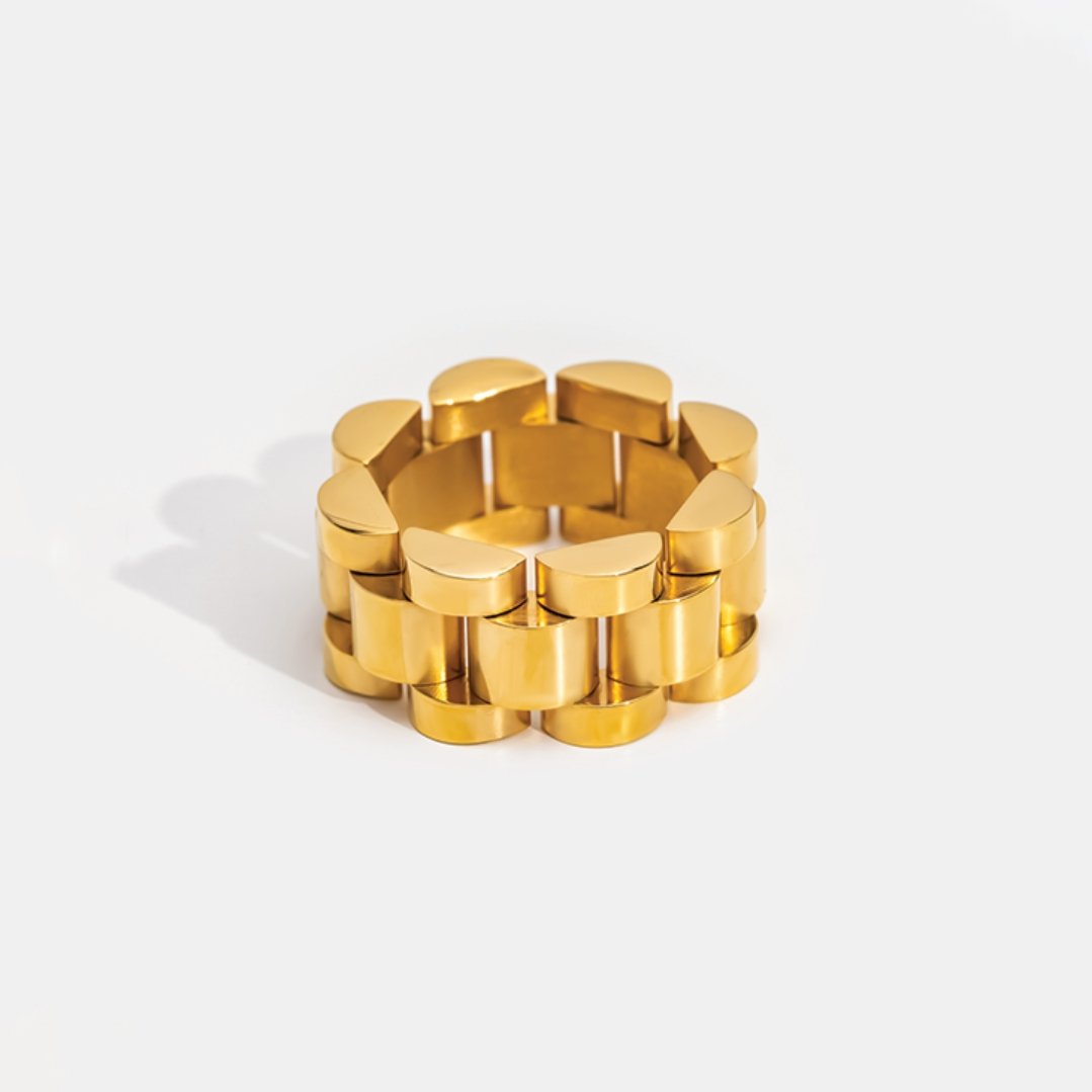 Wide Minimalist Link Beauty Ring Plated in 18k Gold