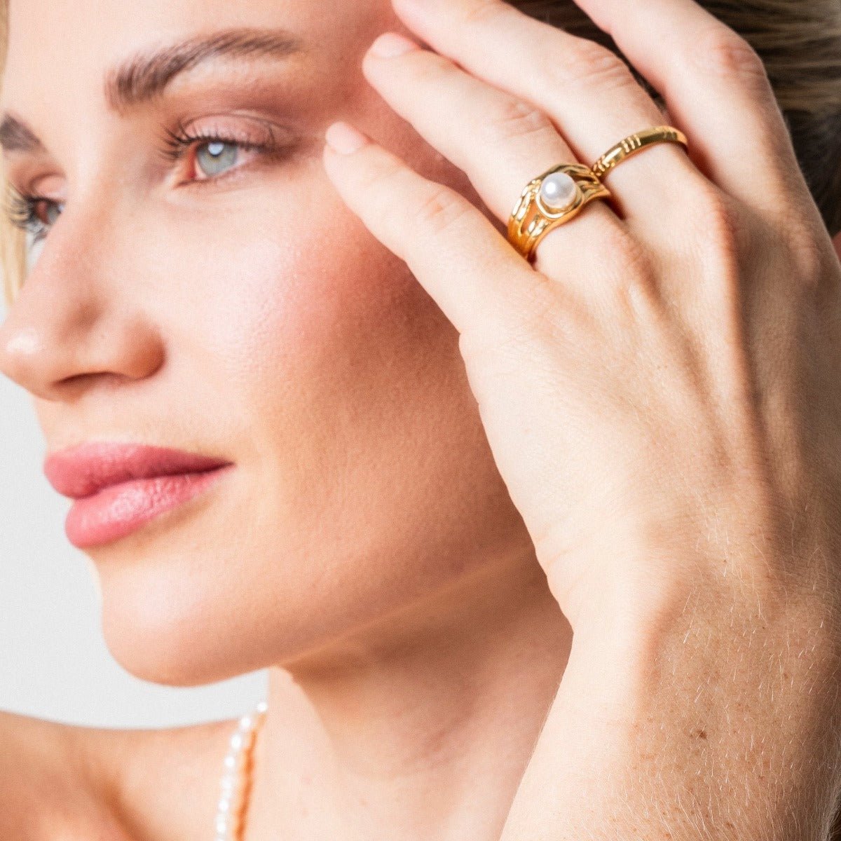 Catalina Pearl Solitaire Ring Plated in 18k Gold