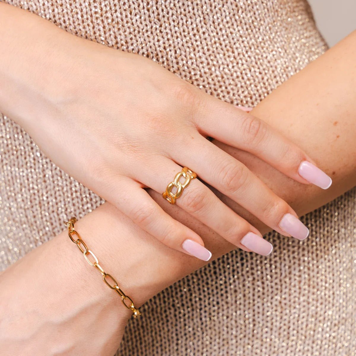 Bold Chain Ring Adjustable Plated in 18K Gold