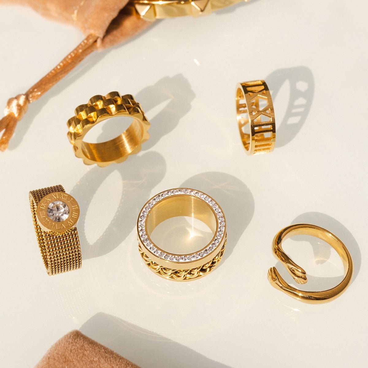 Zirconia Links Ring Plated in 18K Gold