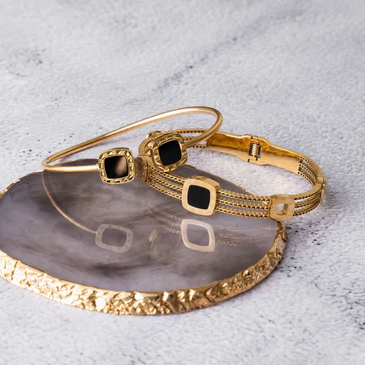Bella Onyx Bracelet Plated in 18k Gold