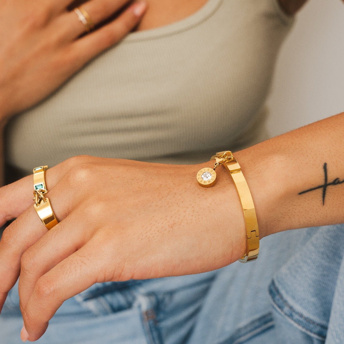 Uniq Bracelet Plated in 18K Gold