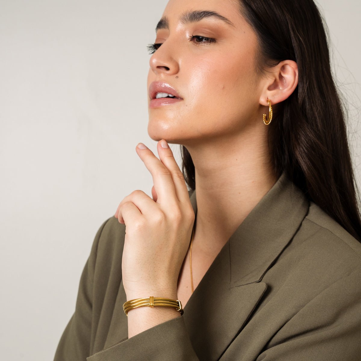 Wire Bracelet Plated in 18k Gold