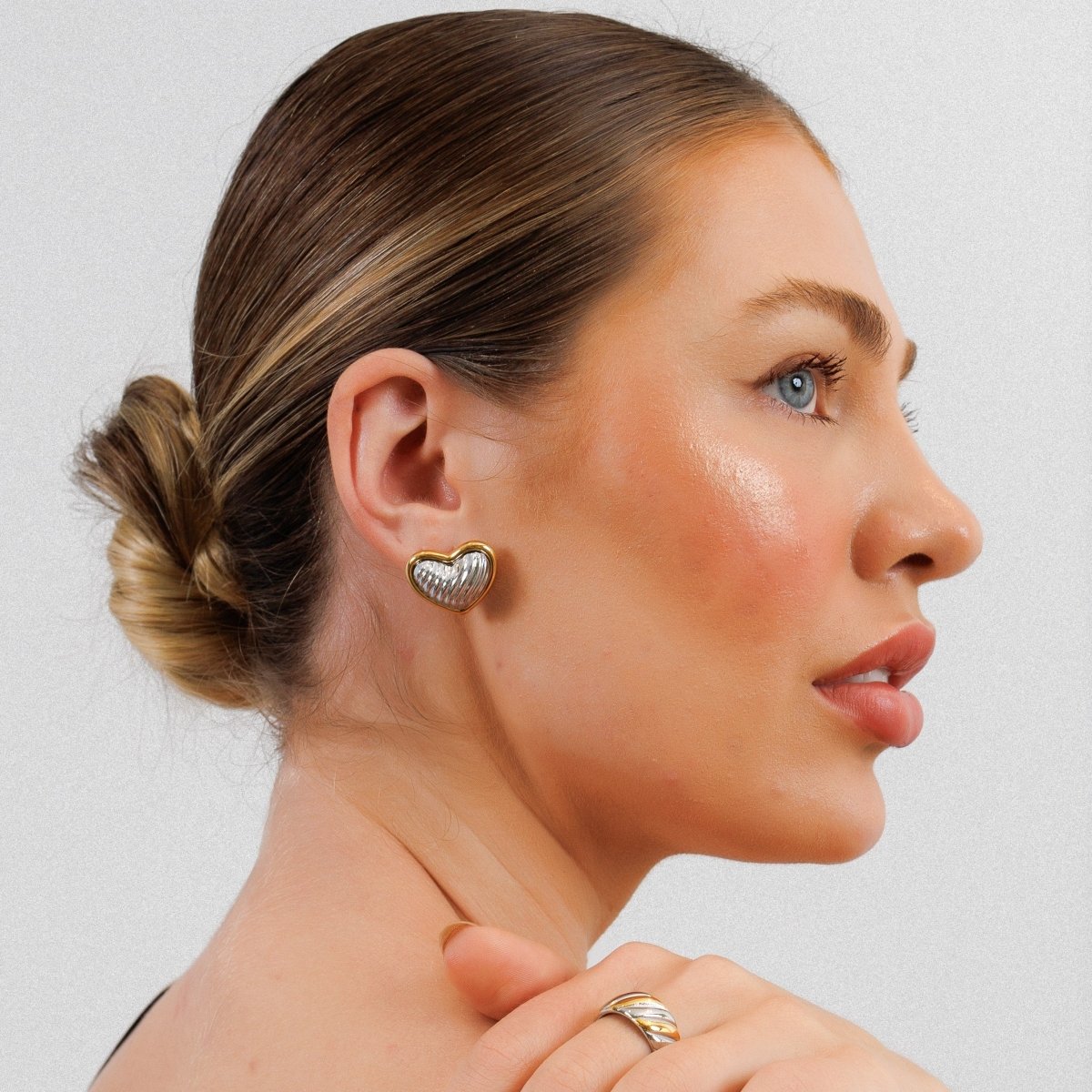 Boucles d'oreilles en forme de cœur avec plaquage or et argent