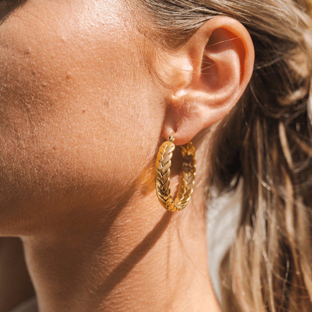 Pompeia Hoop Earring Plated in 18K Gold