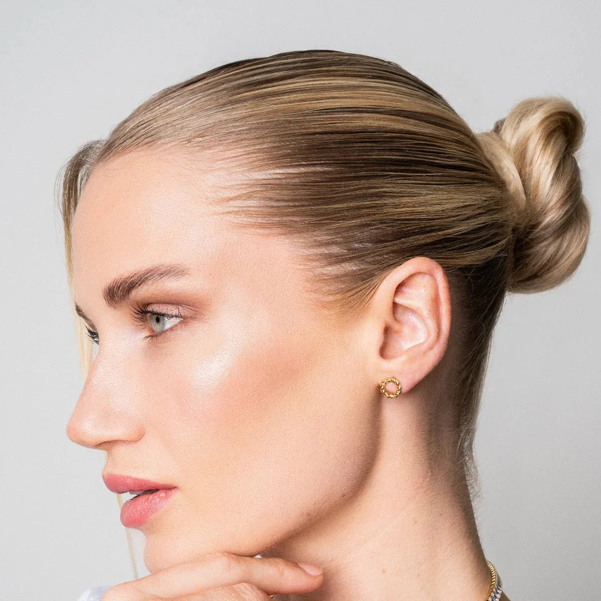 Twist Earring Plated in 18k Gold