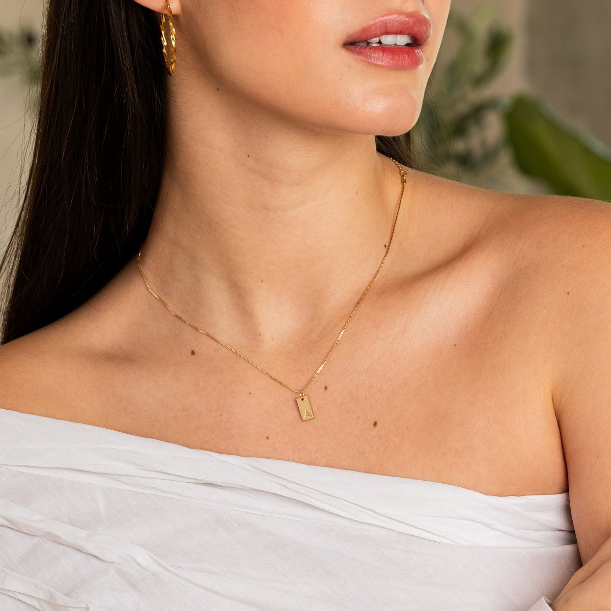 Initial Letter Minimal Necklace Plated in 18K Gold