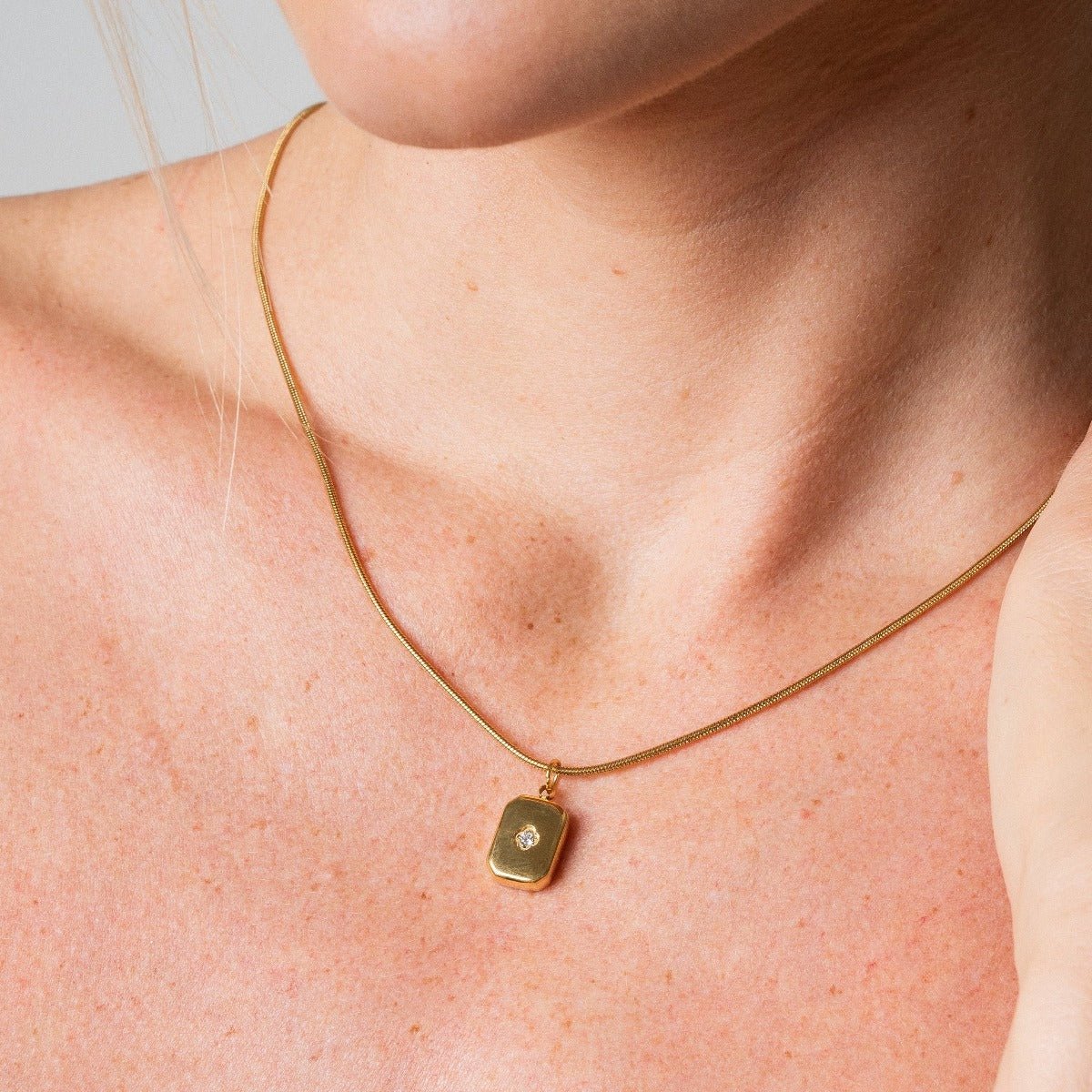 Shine Pendant Necklace Plated in 18k Gold