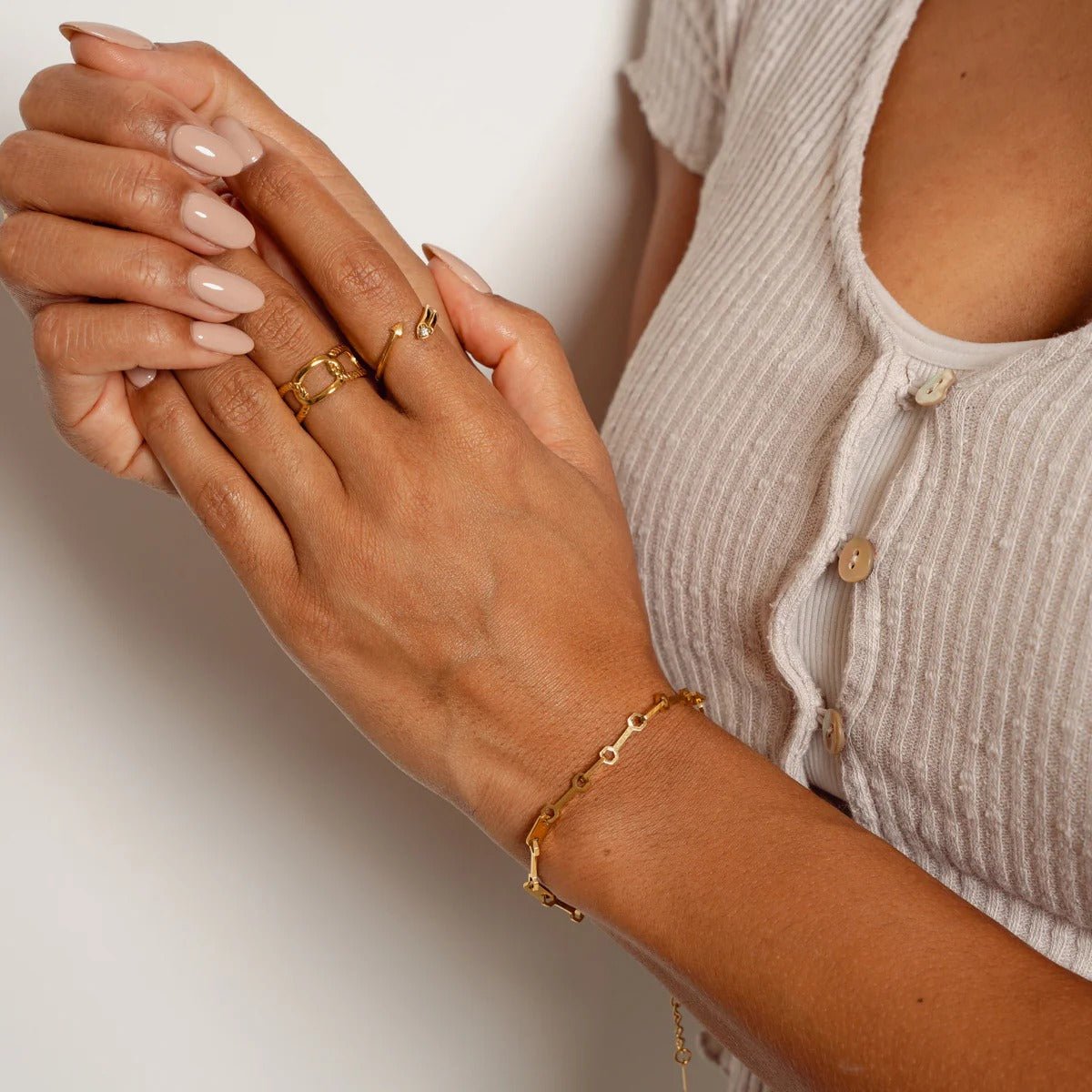 Link Bracelet Tablet Plated in 18K Gold